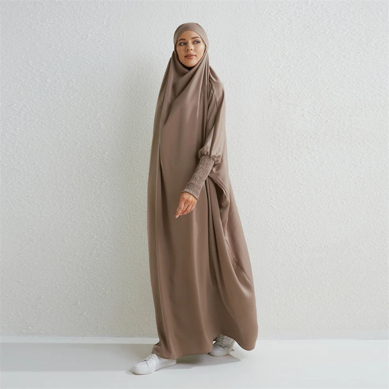 Abaya Musulmane à Capuche – Robe de Prière Femme Manches Smockées, Jilbab Islamique Style Dubaï