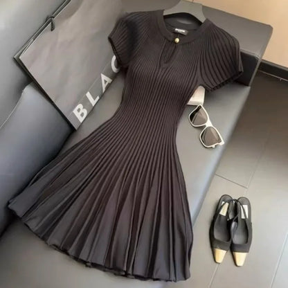 Robe Moulante Taille Cinée Style Déesse – Tendance & Amincissante