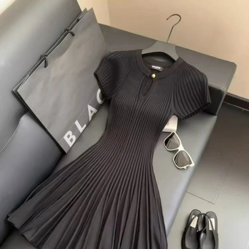 Robe Moulante Taille Cinée Style Déesse – Tendance & Amincissante
