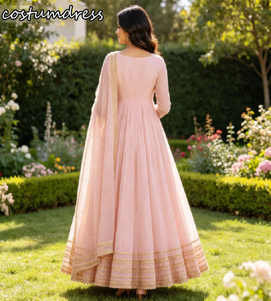 Robe de Soirée Anarkali Rose Blush Col V Manches Longues Avec Dupatta – Dentelle Dorée, Style Indien & Pakistanais, Sur Mesure
