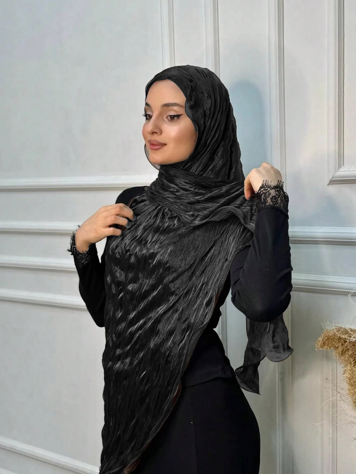 حجاب نسائي بحواف مموجة - وشاح سادة خفيف وناعم، شال توربان رمضان 180x70 سم
