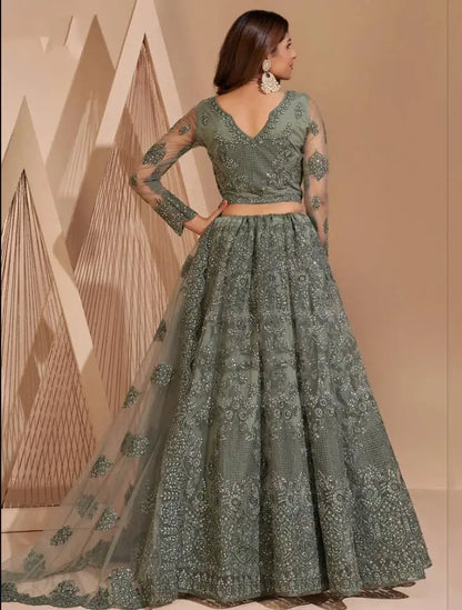 Lehenga Choli Robe de Bal Indienne Manches Longues – Broderie & Sur Mesure