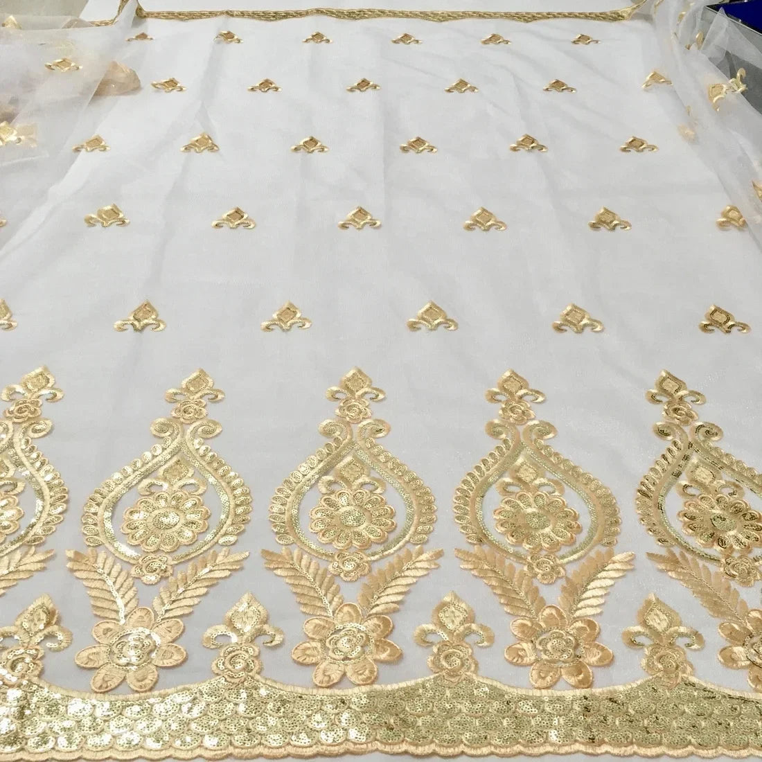 Tissu Dentelle Tulle Africaine Paillettes Dorées – Mariage & Fête, 5 Yards