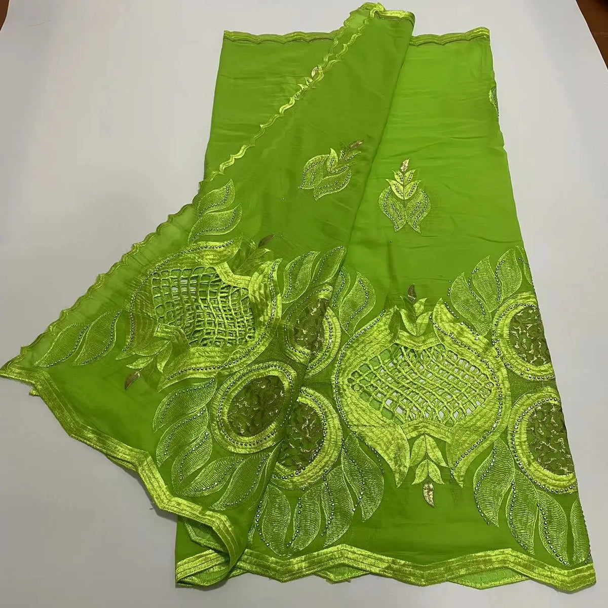 Foulard Islamique 100% Coton Brodé – Hijab Châle Style Dubaï | Toutes Saisons