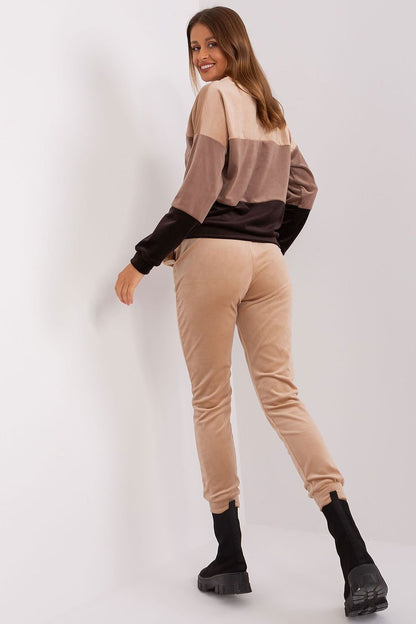 L`ensemble model 187432 Rue Paris