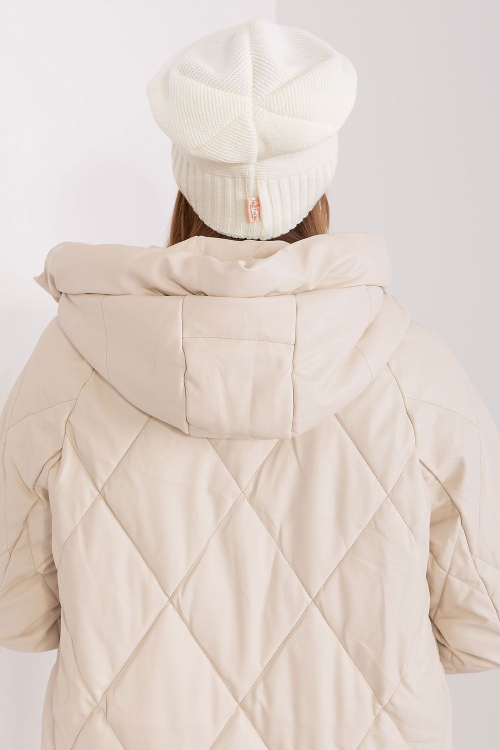 Bonnet model 187437 Rue Paris