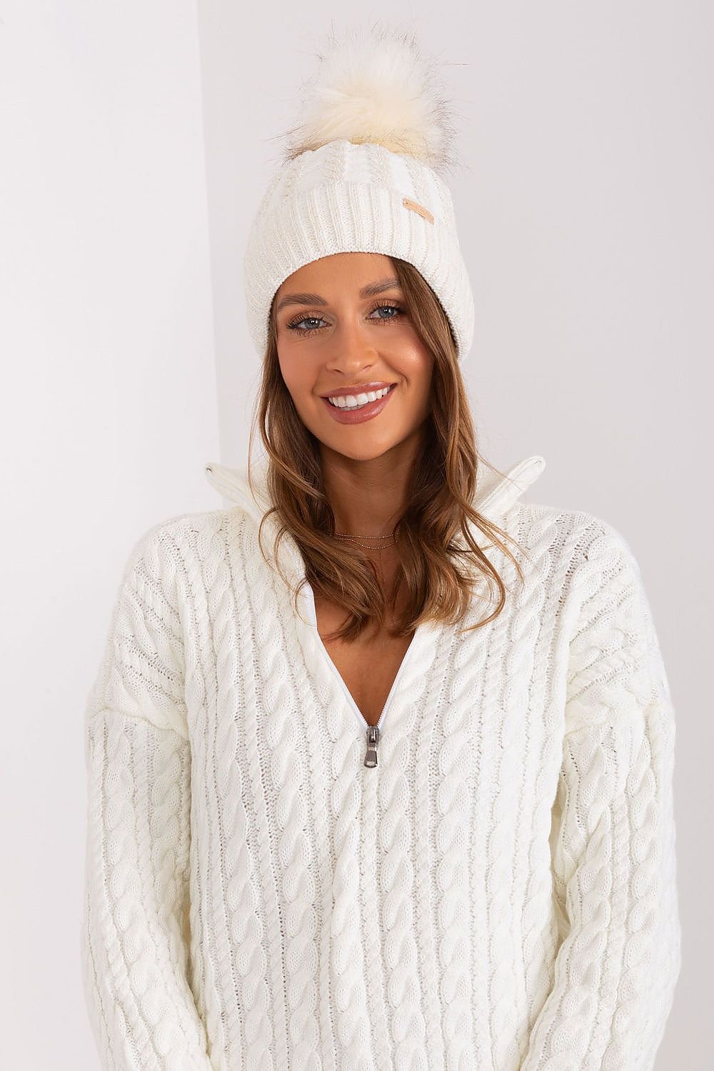 Bonnet model 187442 Rue Paris