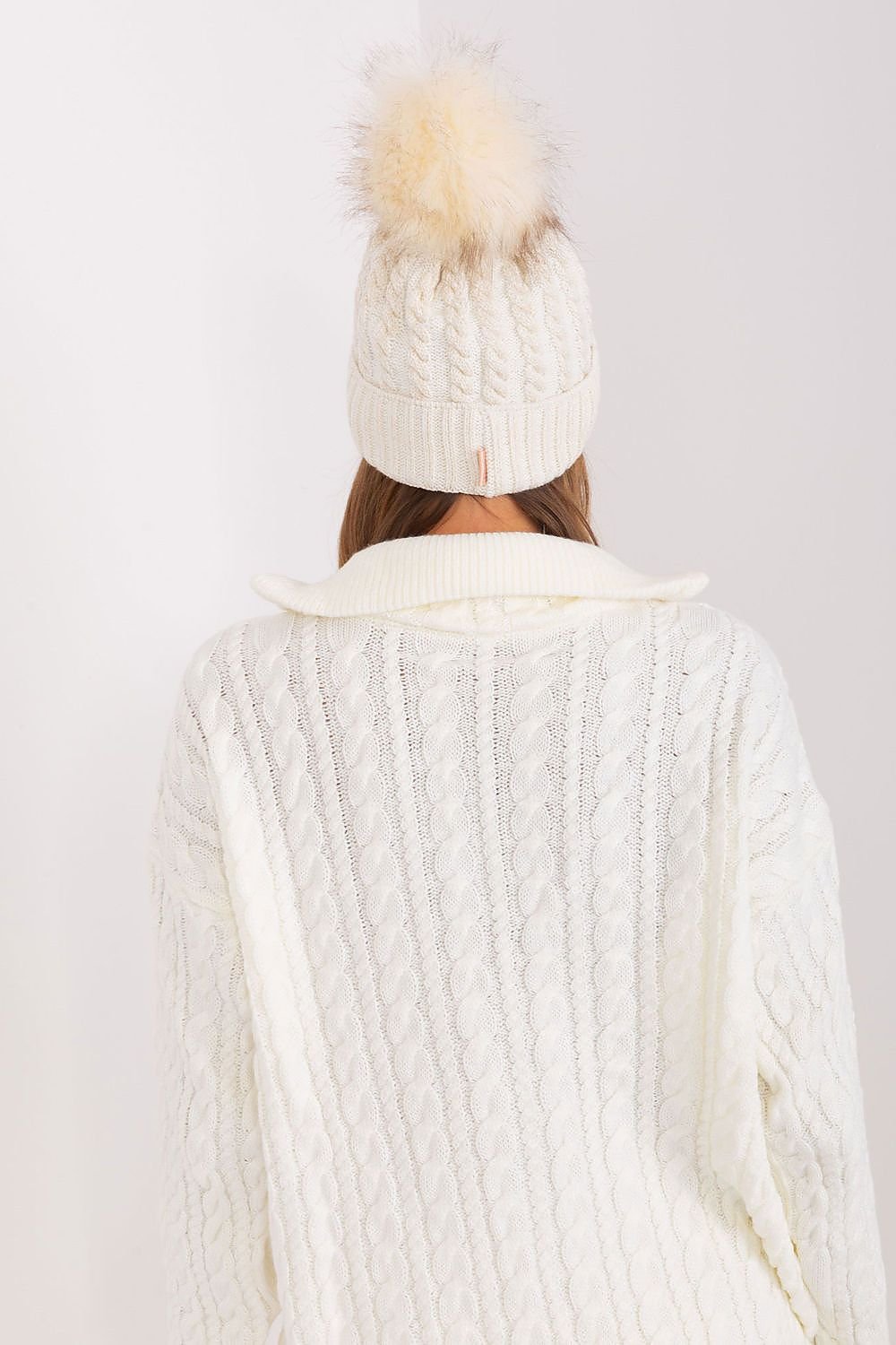 Bonnet model 187442 Rue Paris