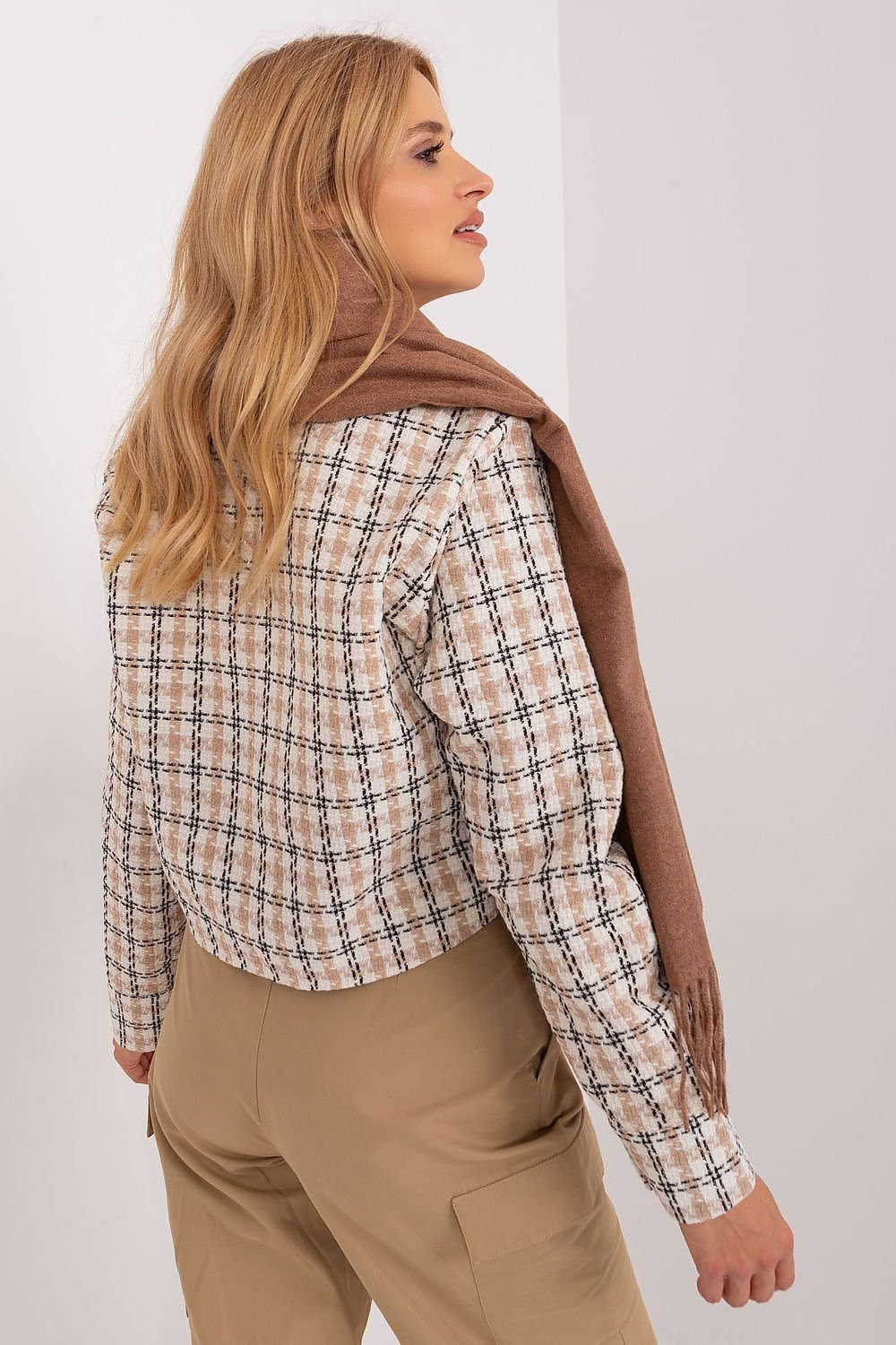 Shawl model 187617 AT