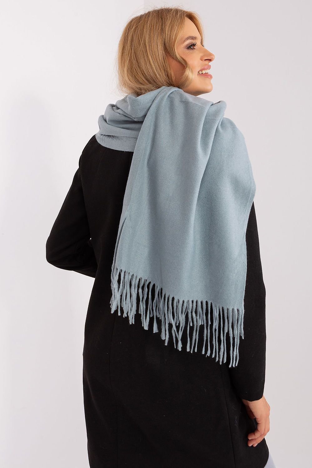 Shawl model 187617 AT