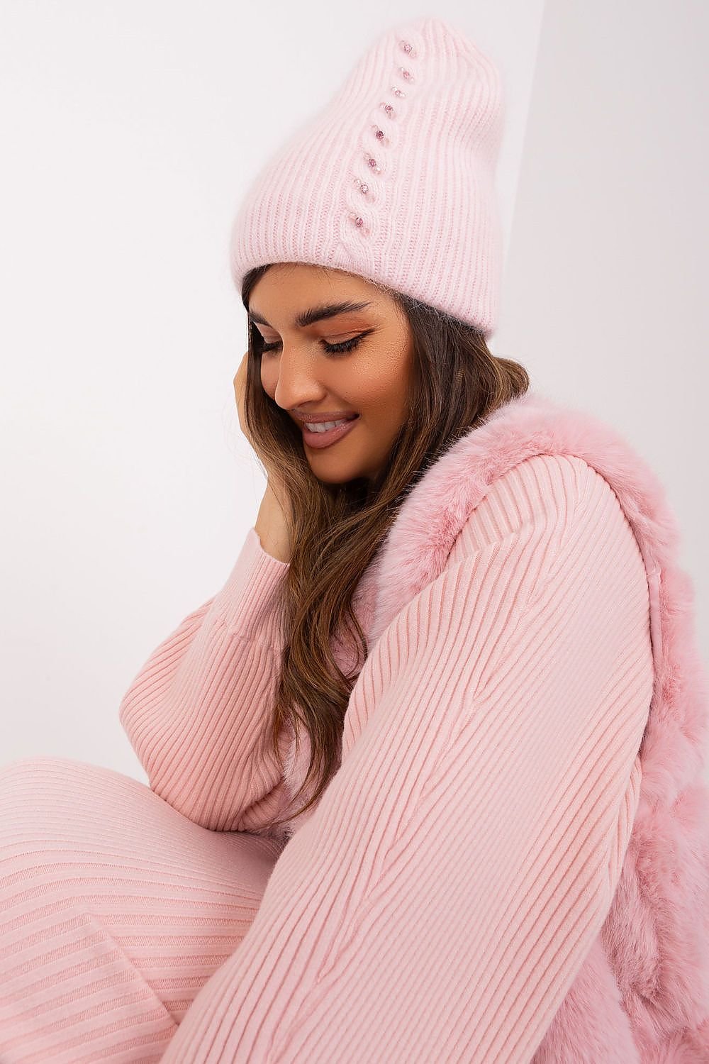 Bonnet model 189259 AT