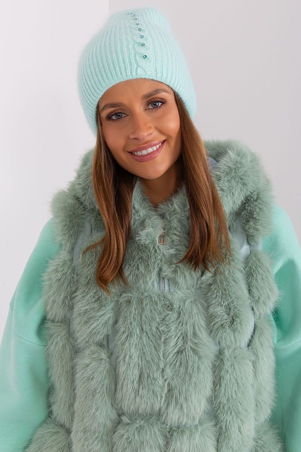 Bonnet model 189259 AT