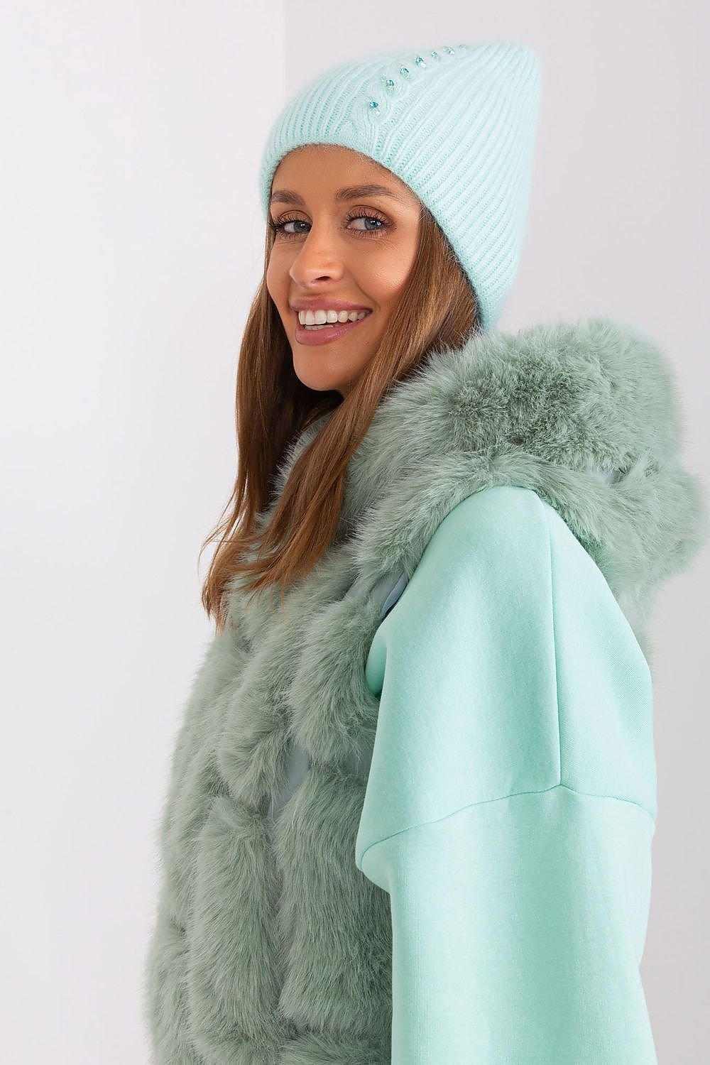 Bonnet model 189259 AT