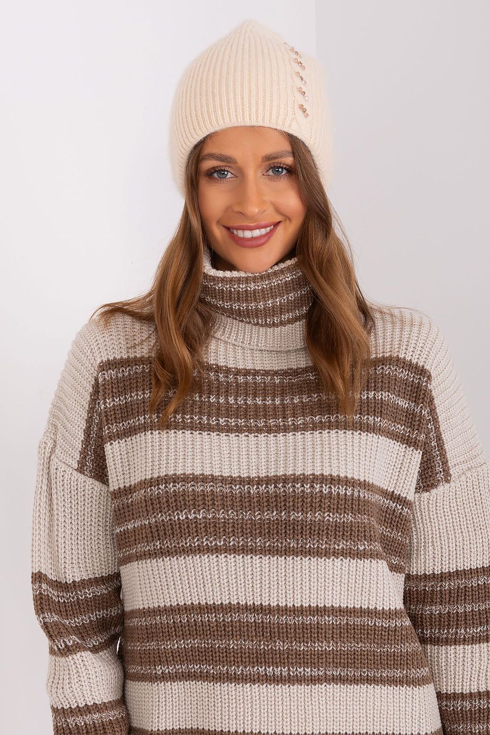 Bonnet model 189259 AT