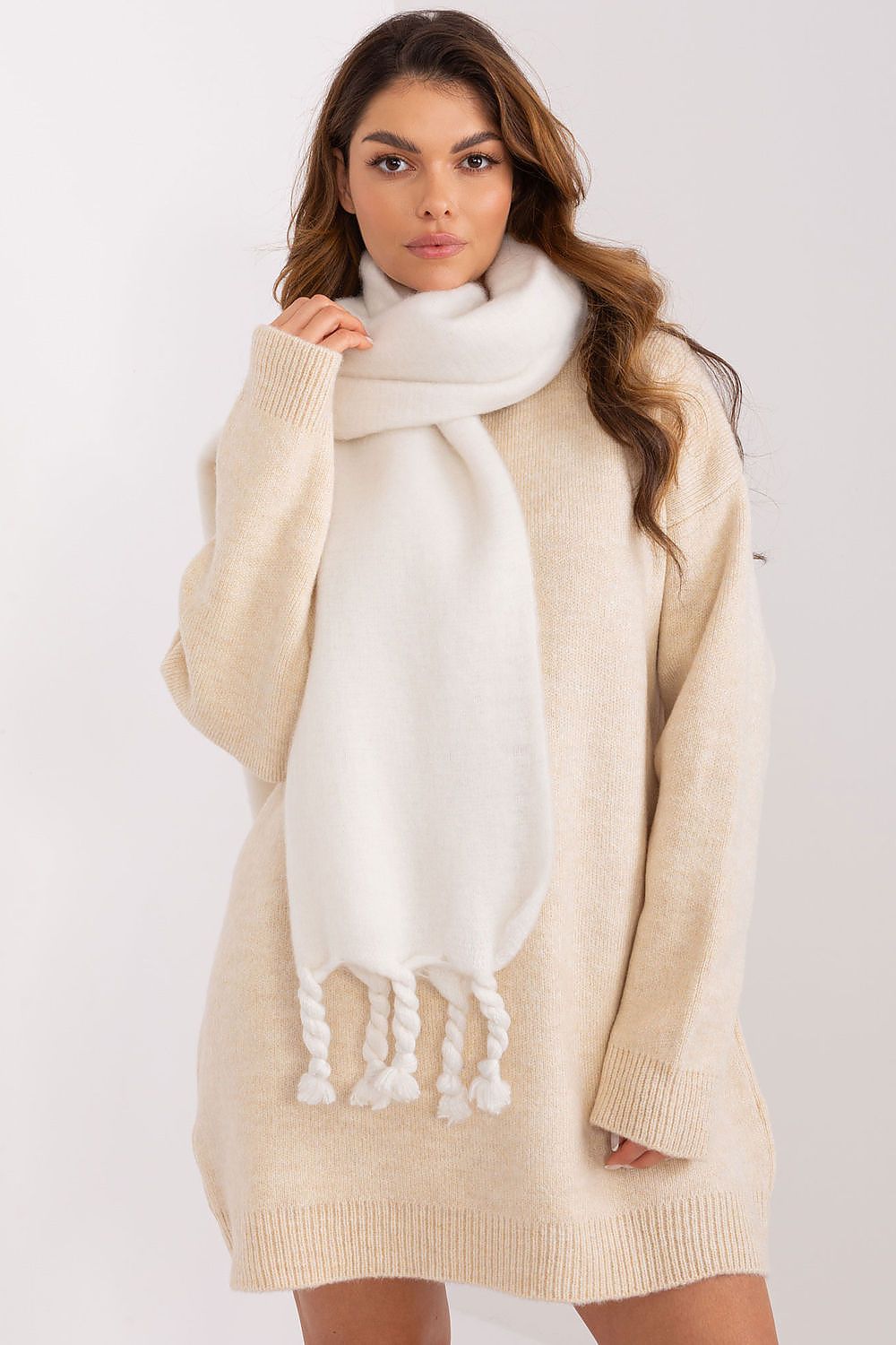 Shawl model 190589 AT