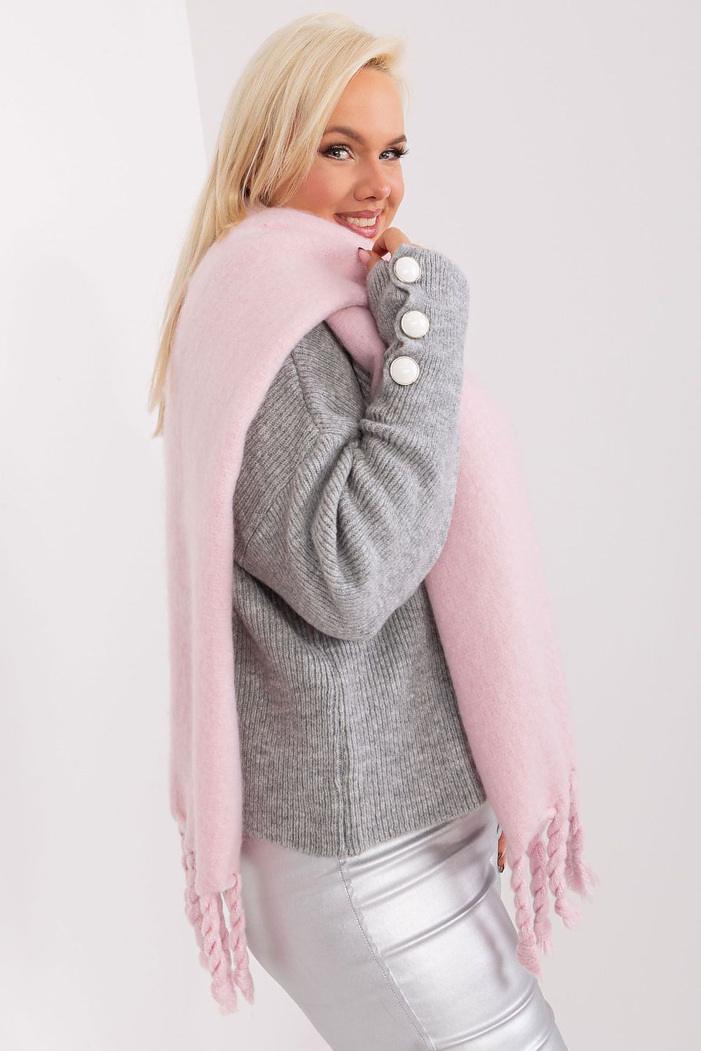 Shawl model 190589 AT