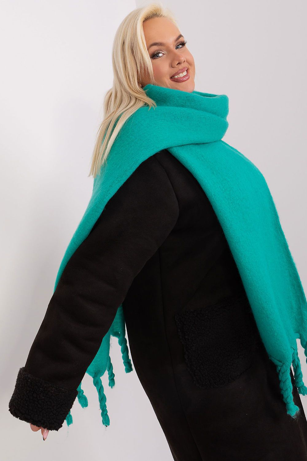 Shawl model 190589 AT