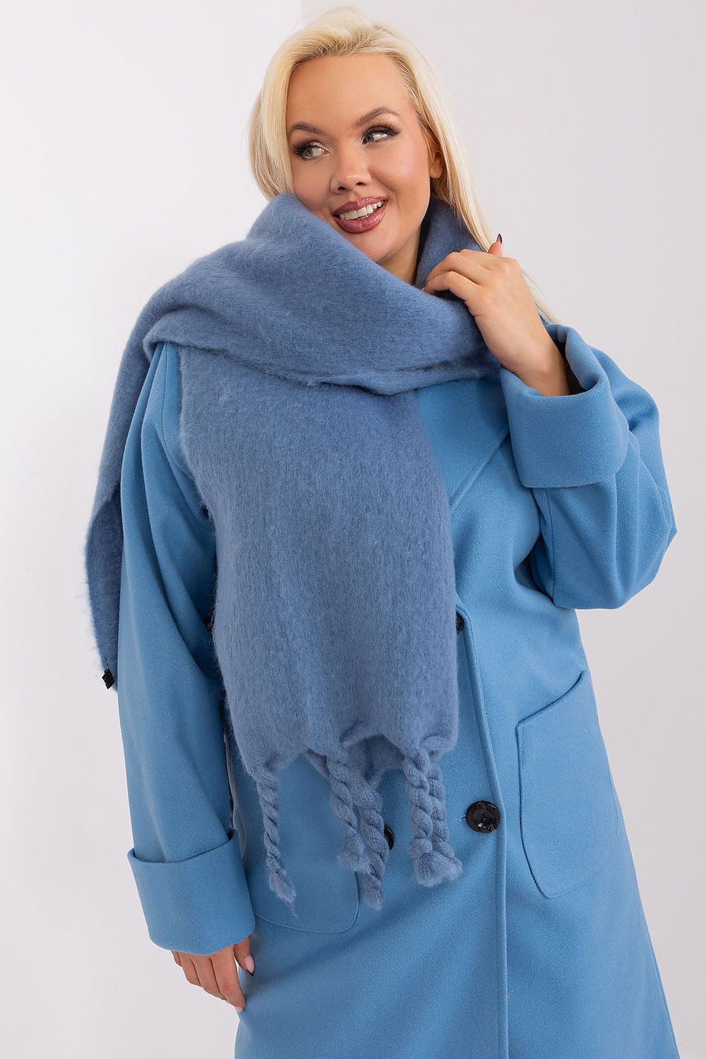 Shawl model 190589 AT