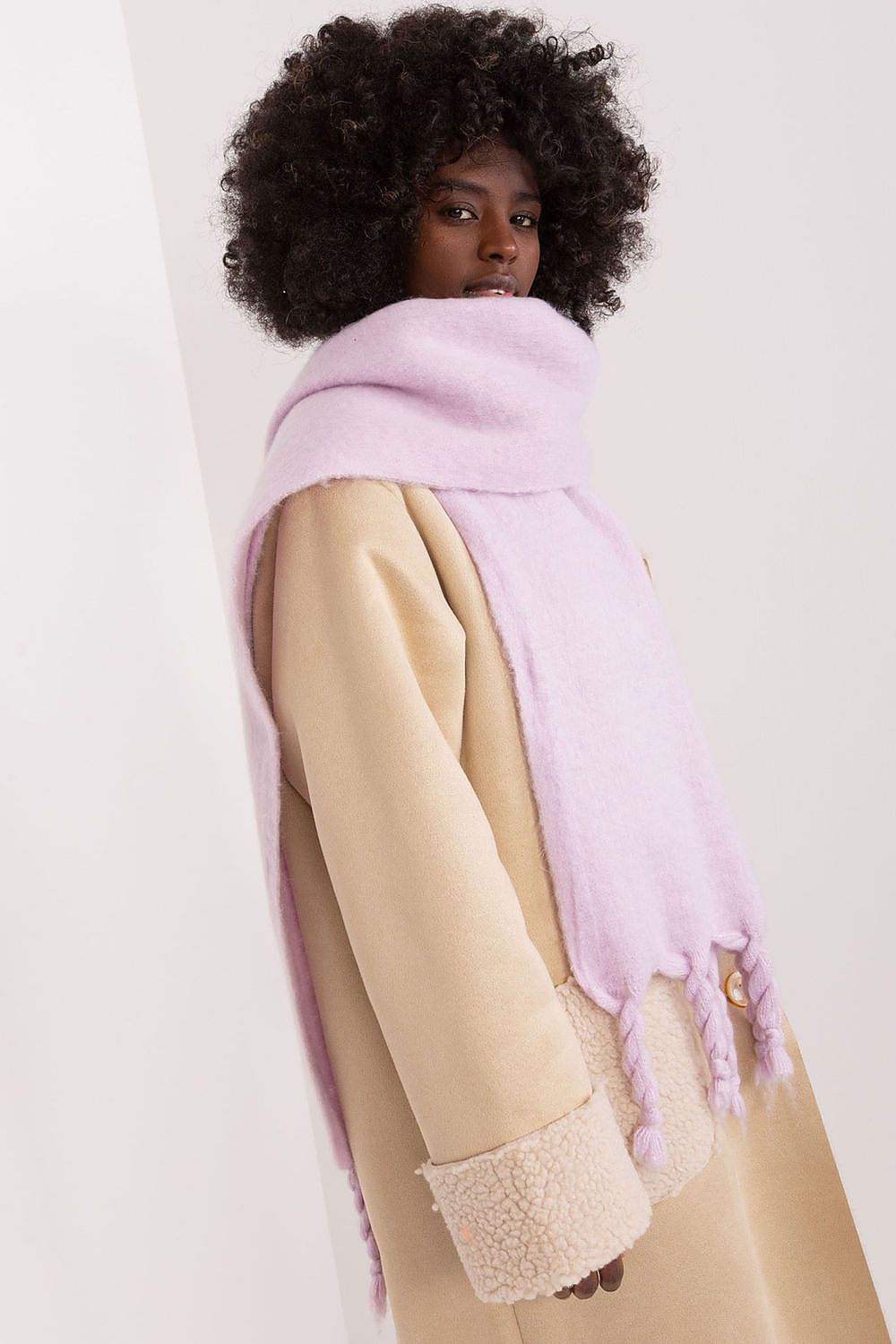 Shawl model 190589 AT