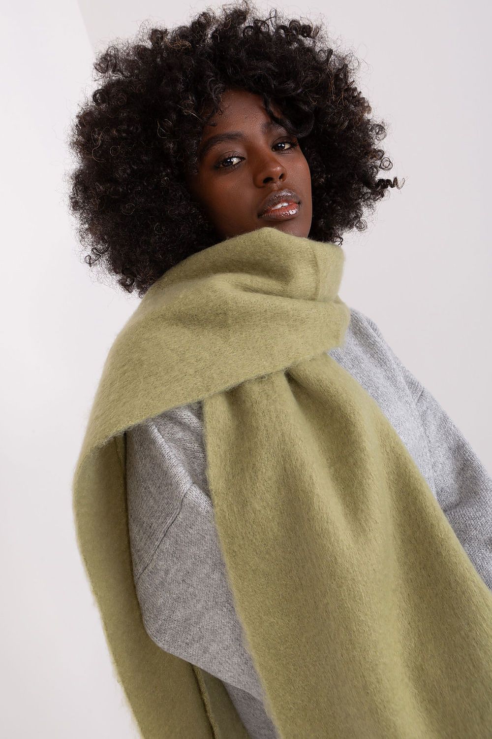 Shawl model 190589 AT