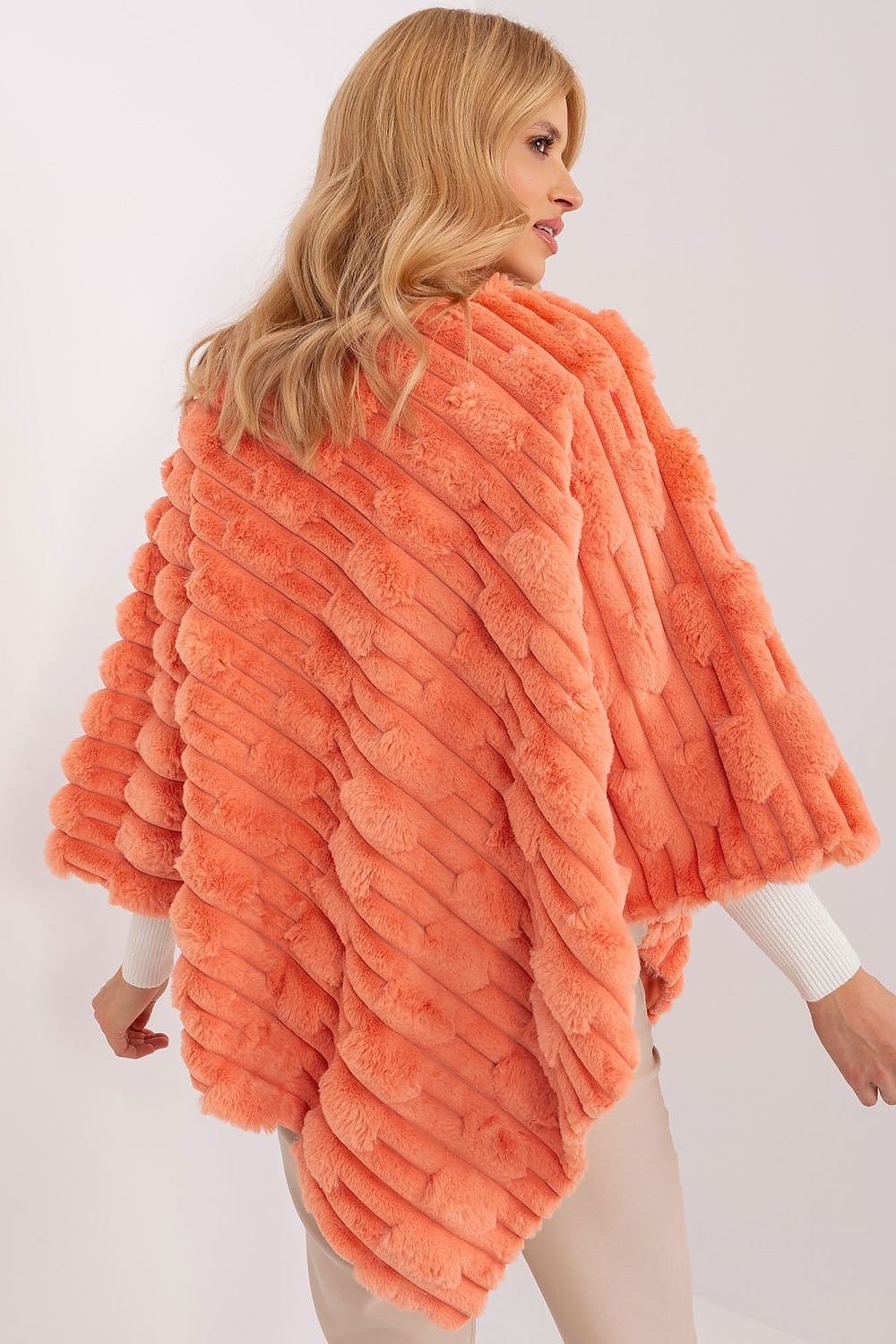 Poncho model 203664 AT