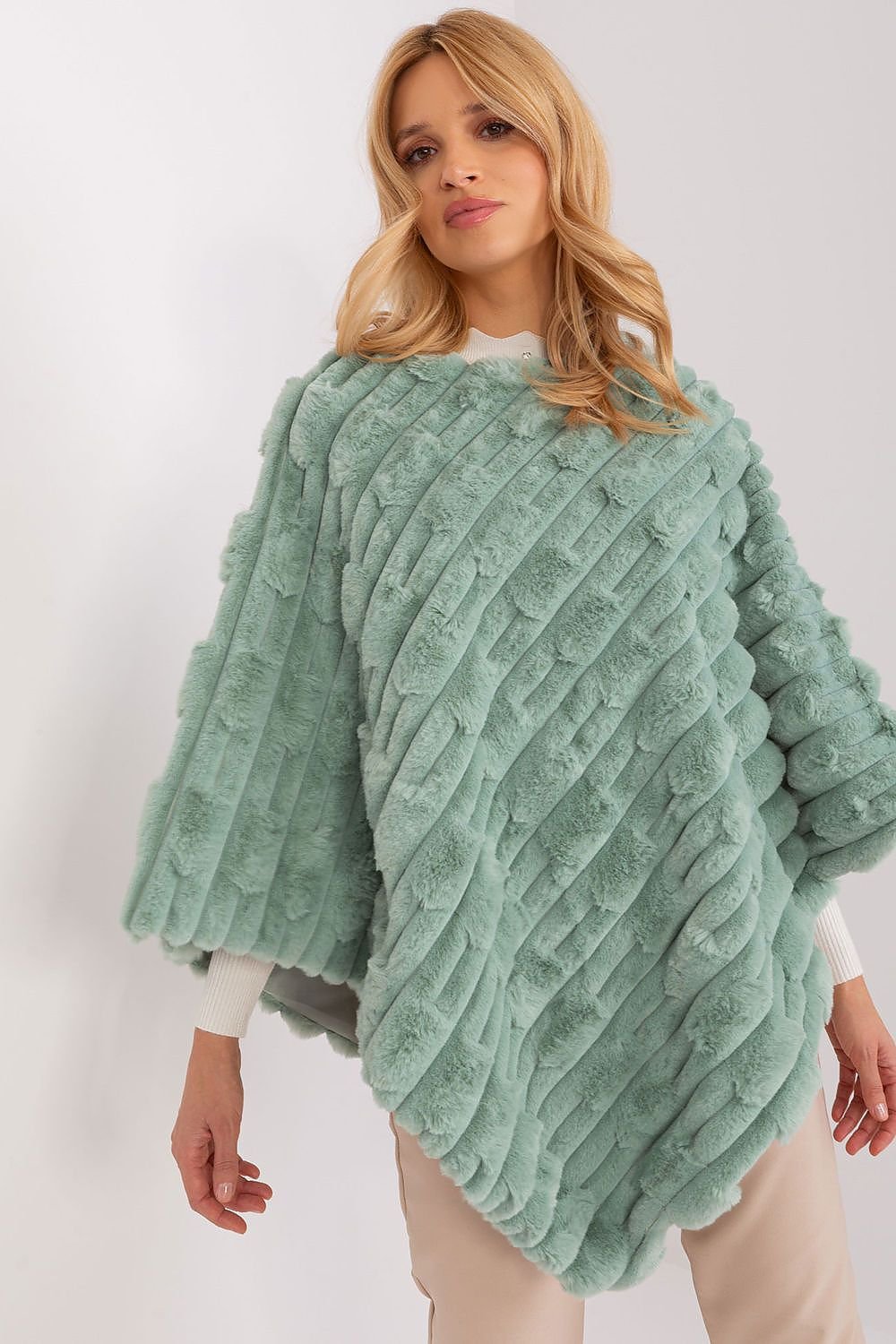 Poncho model 203664 AT