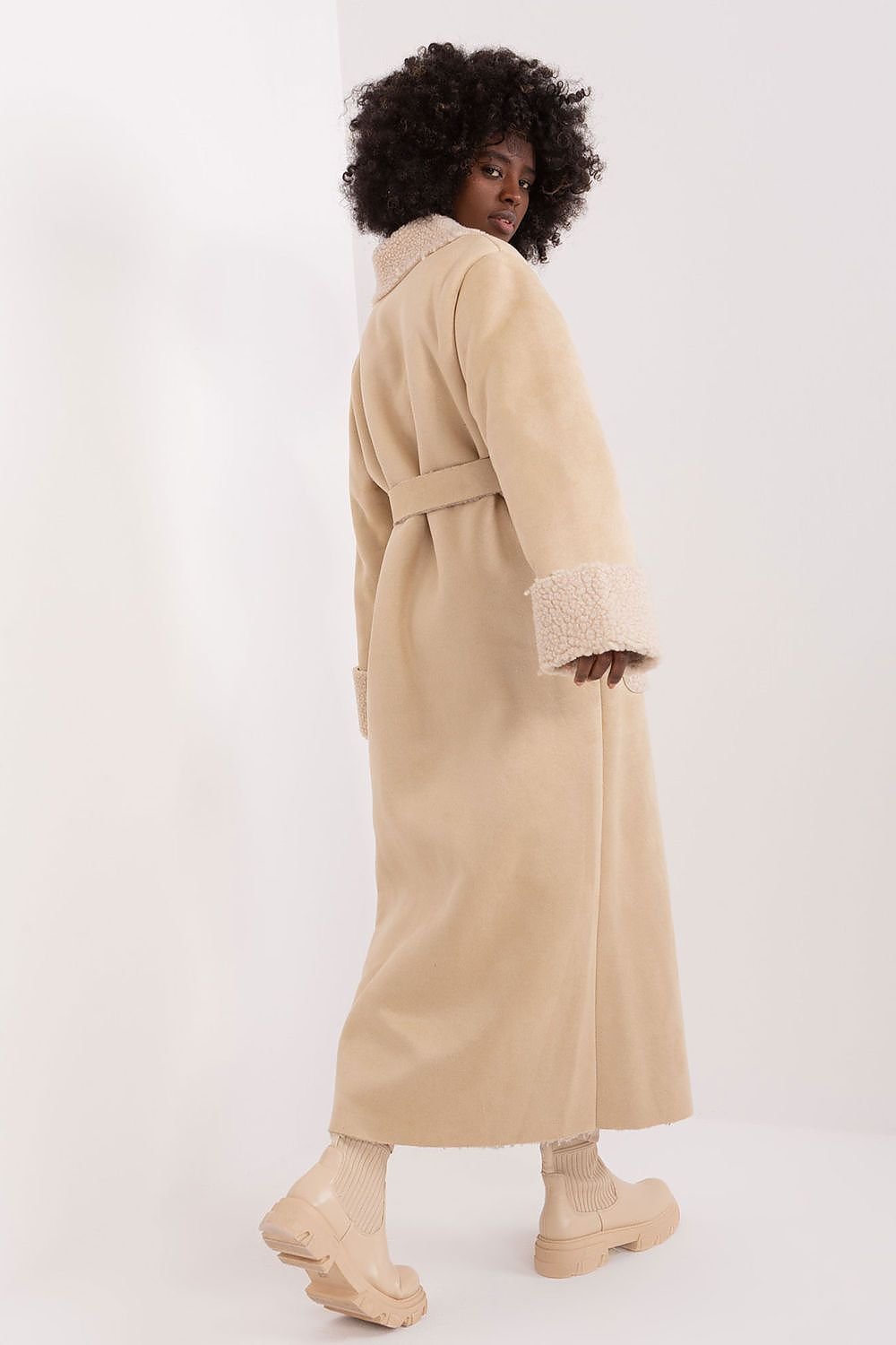 Coat model 191138 Lakerta