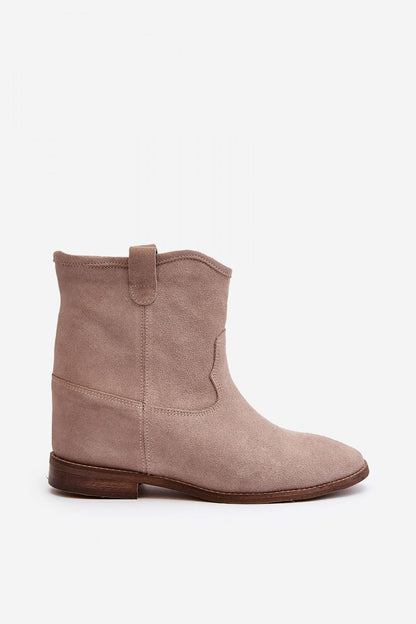 Boots model 191854 Step in style