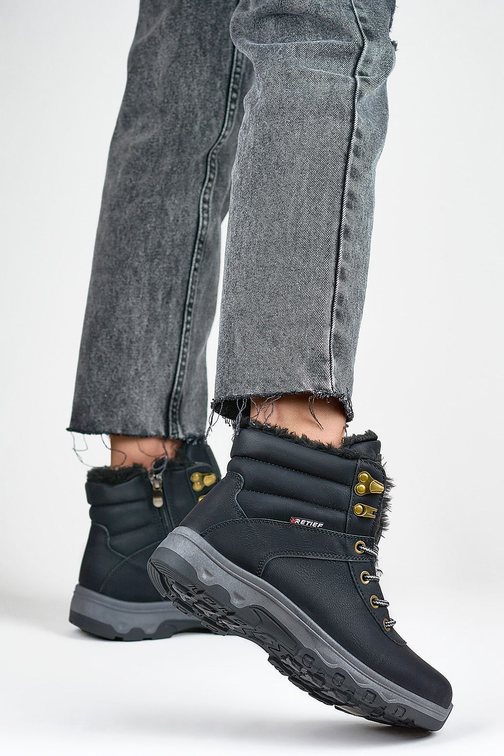 Walking shoe model 192005 PRIMO