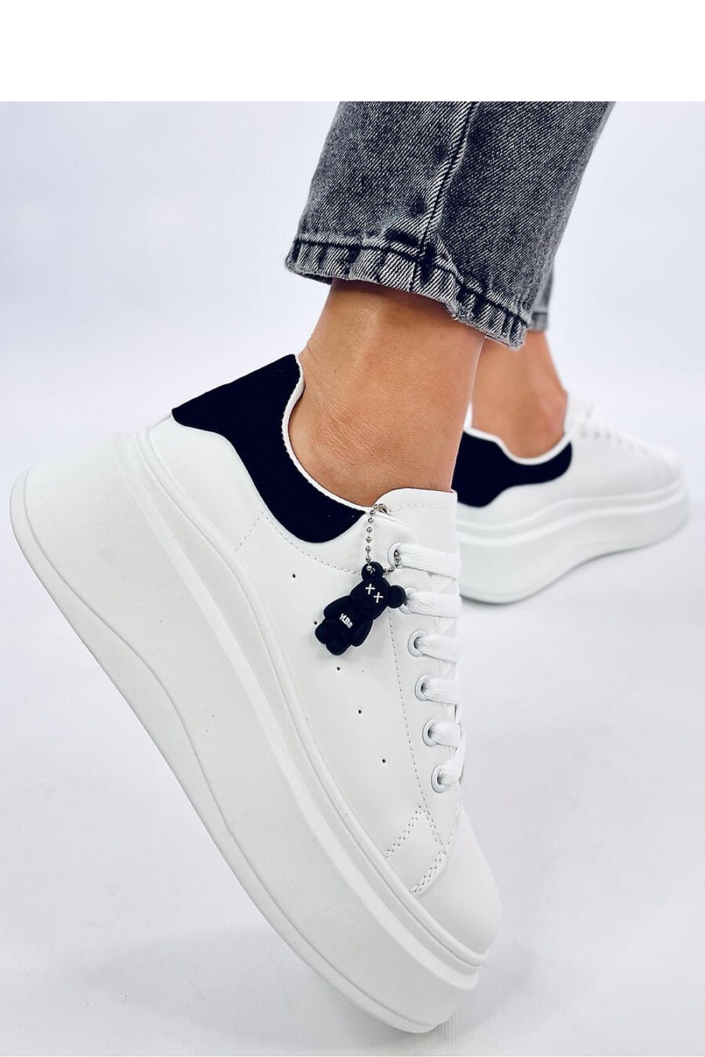 Sports shoes model 192177 Inello