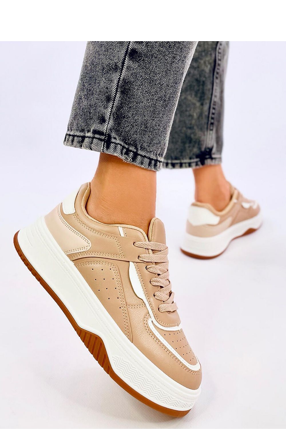 Sports shoes model 192181 Inello