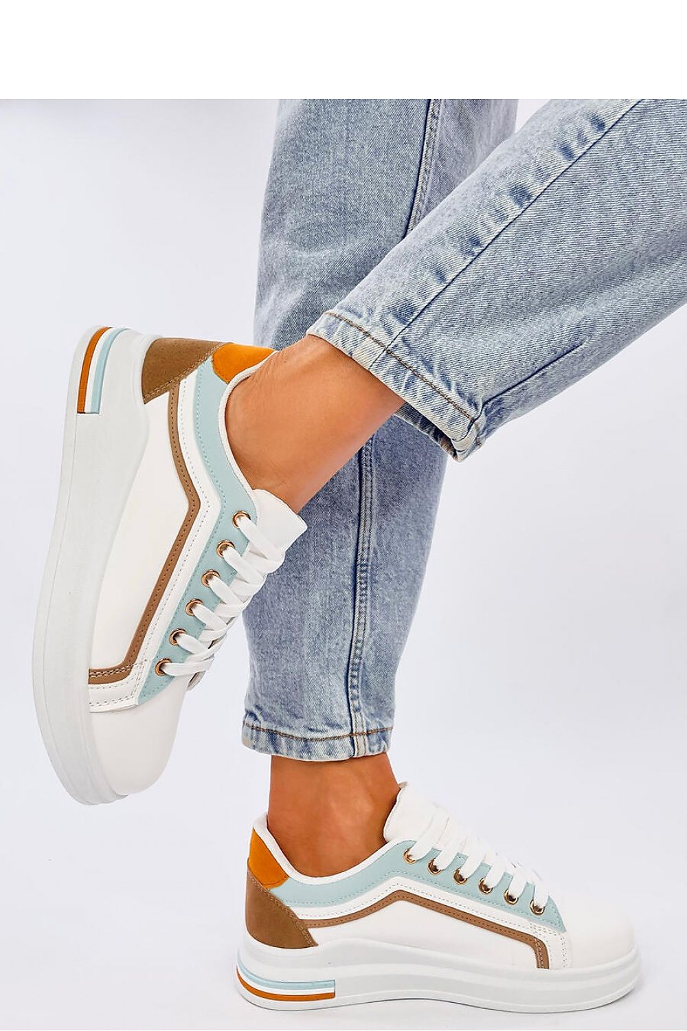 Sports shoes model 192579 Inello