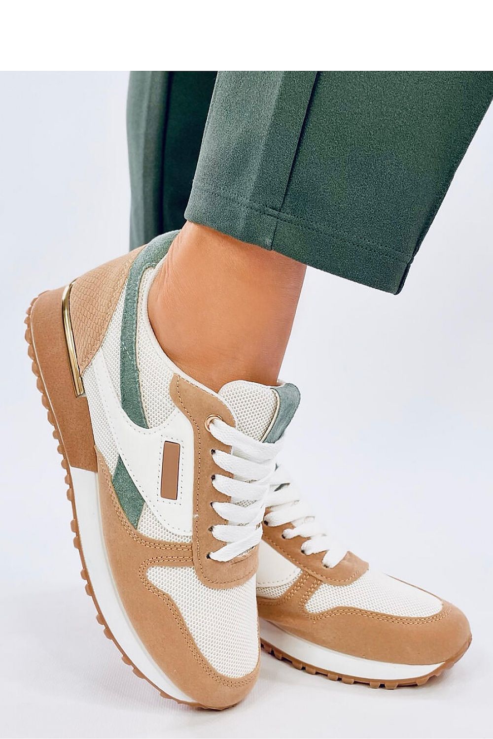 Sports shoes model 192584 Inello