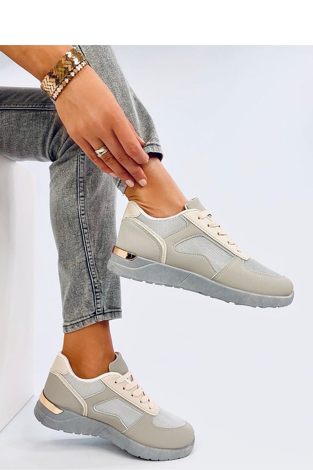 Sports shoes model 192604 Inello