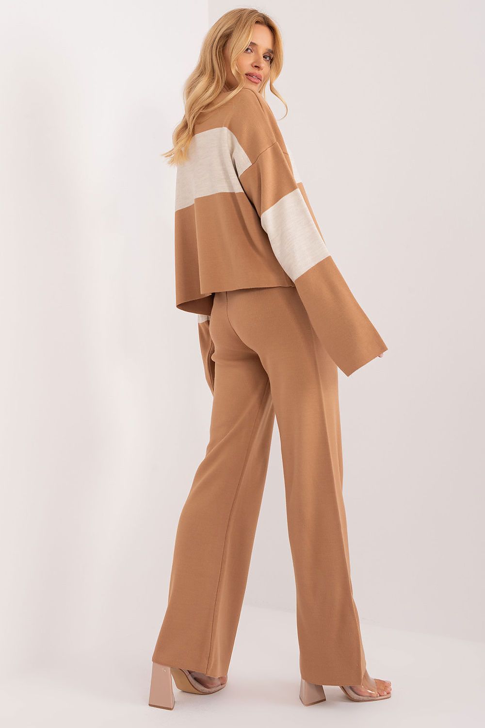 The model 192690 Badu set