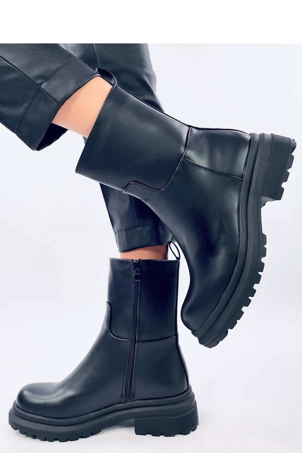 Bottes model 192749 Inello