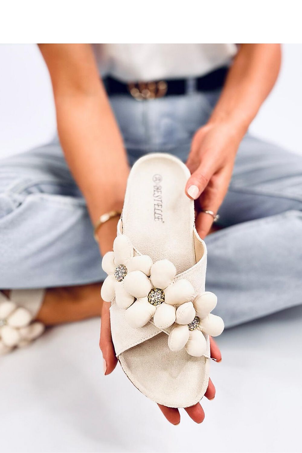 Clacquettes model 193287 Inello