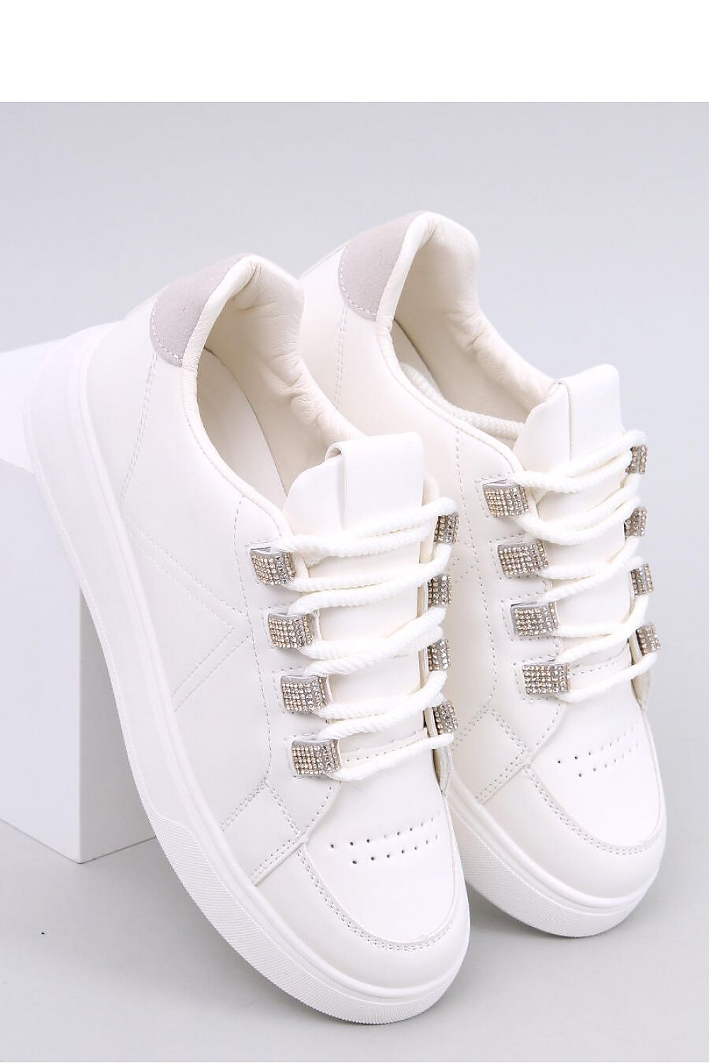 Sports shoes model 193298 Inello