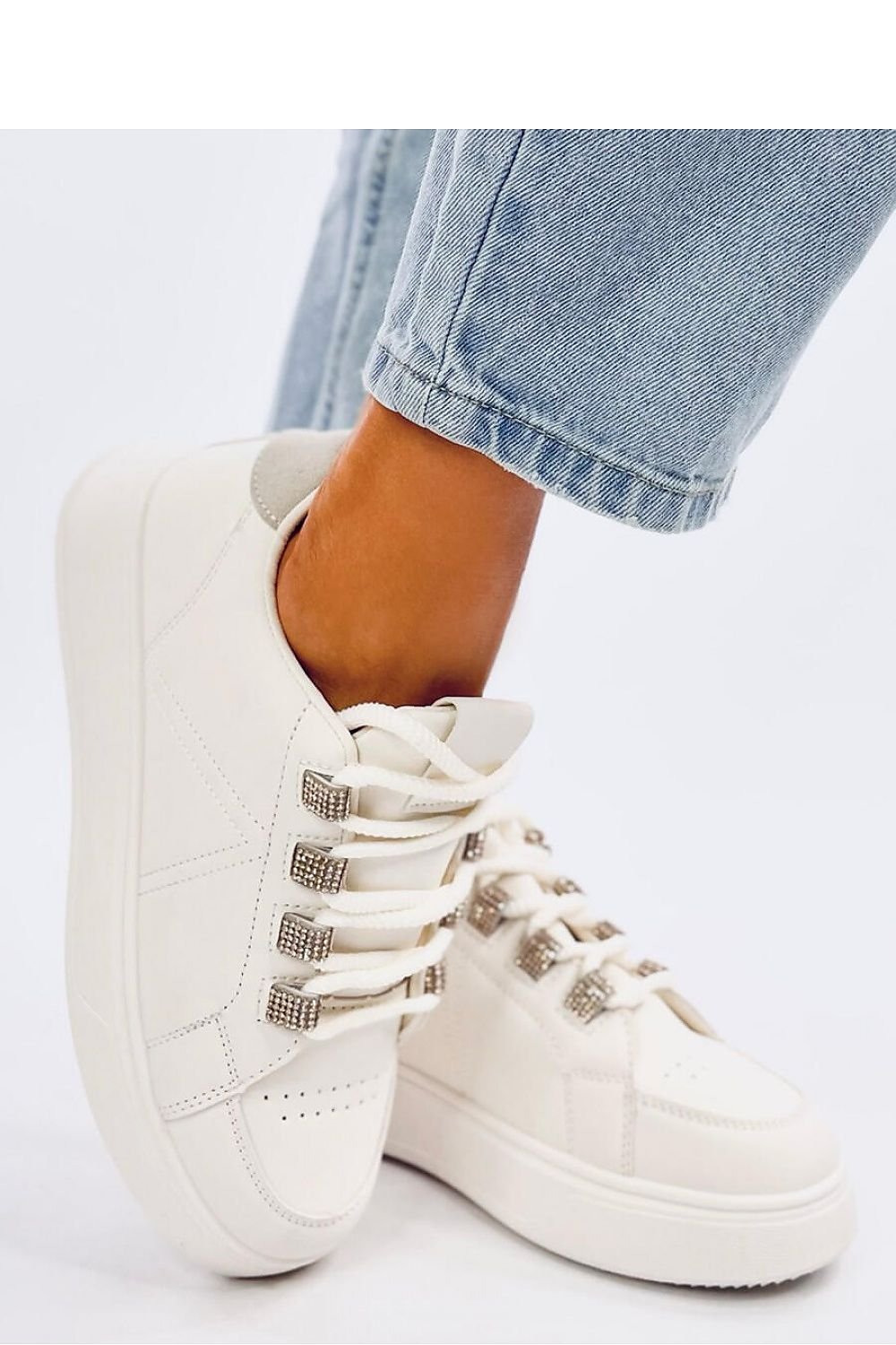 Sports shoes model 193298 Inello