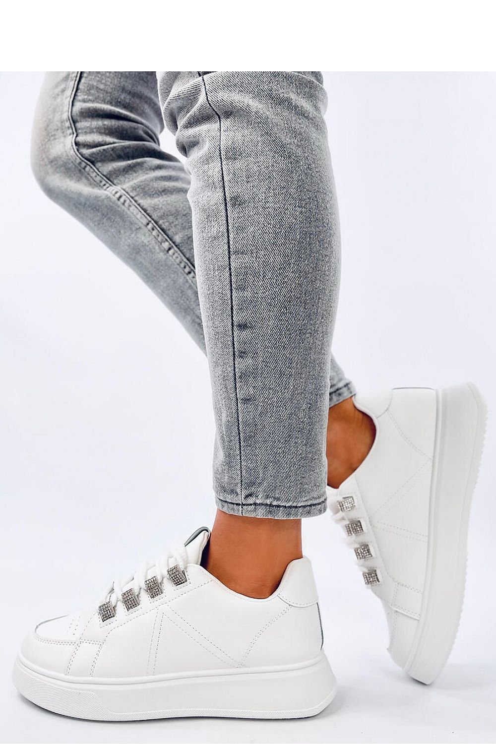 Sports shoes model 193299 Inello