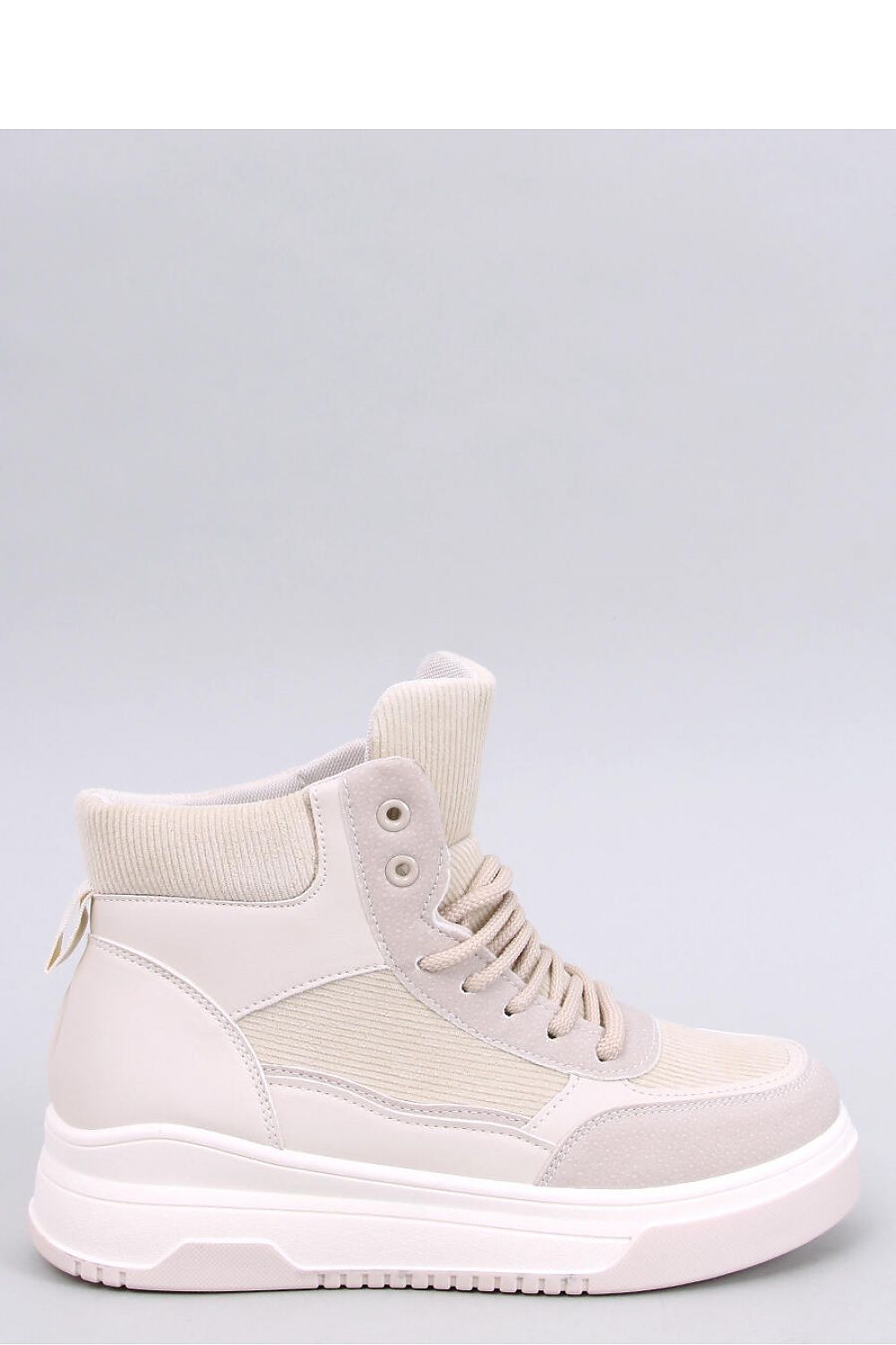 Sports shoes model 193304 Inello