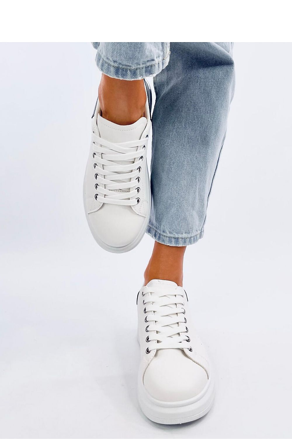 Sports shoes model 193458 Inello