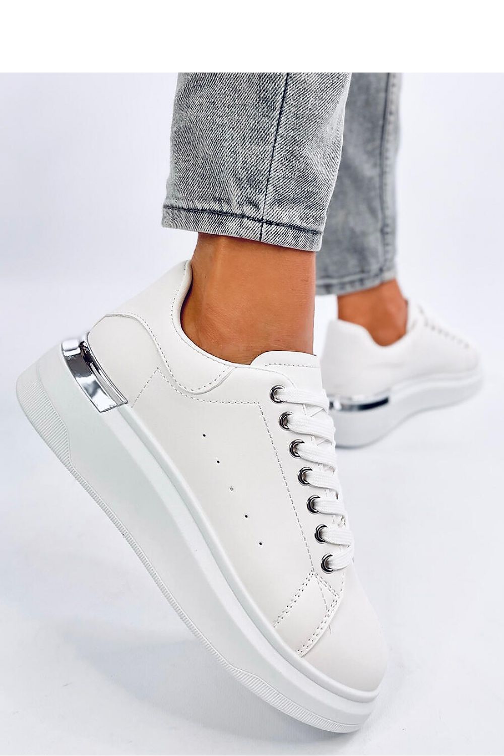 Sports shoes model 193459 Inello