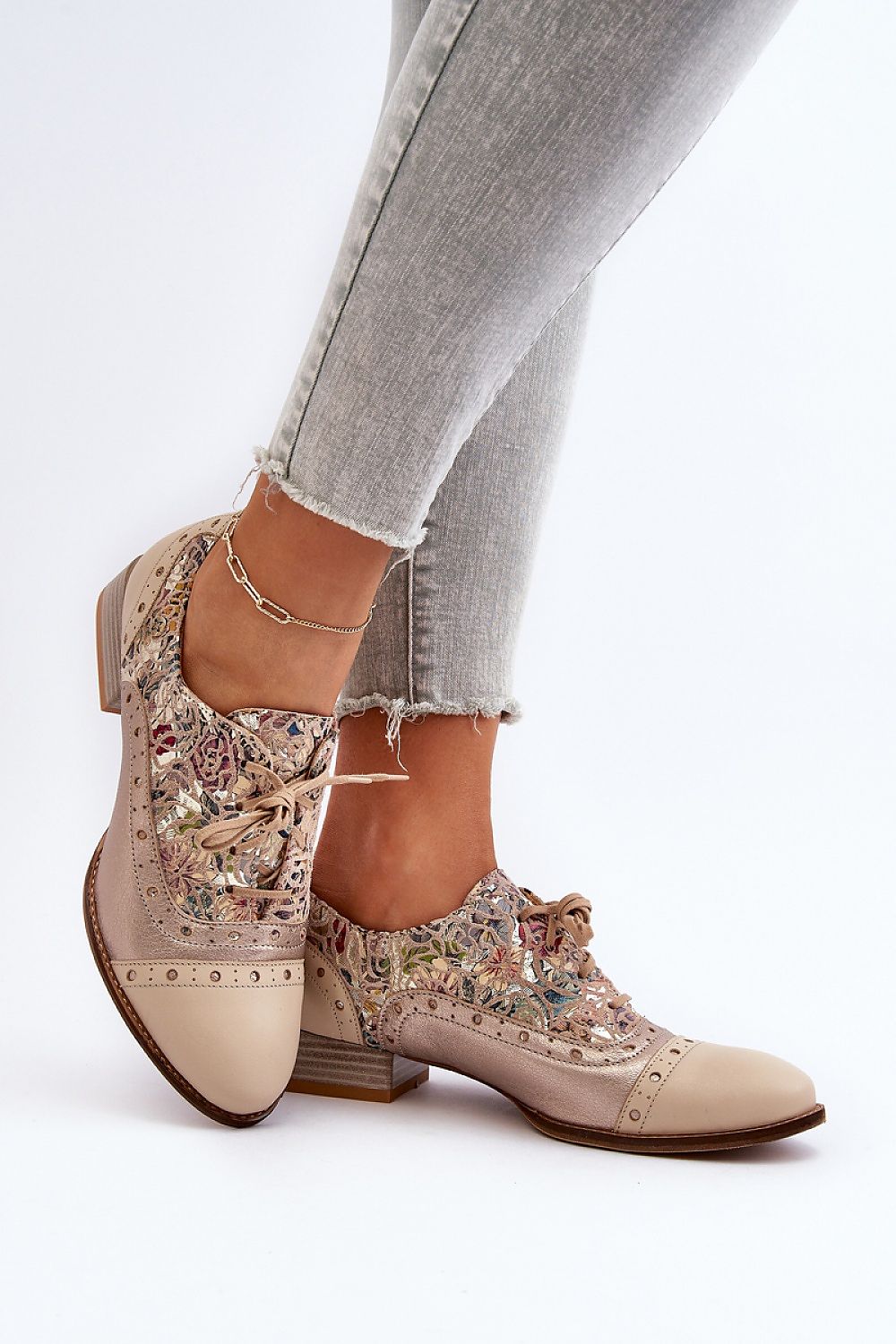 Low heeled shoes model 193928 Step in style