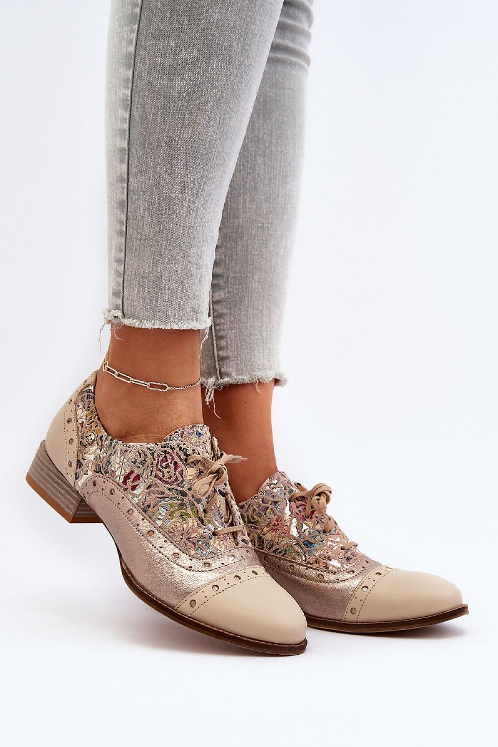 Low heeled shoes model 193928 Step in style