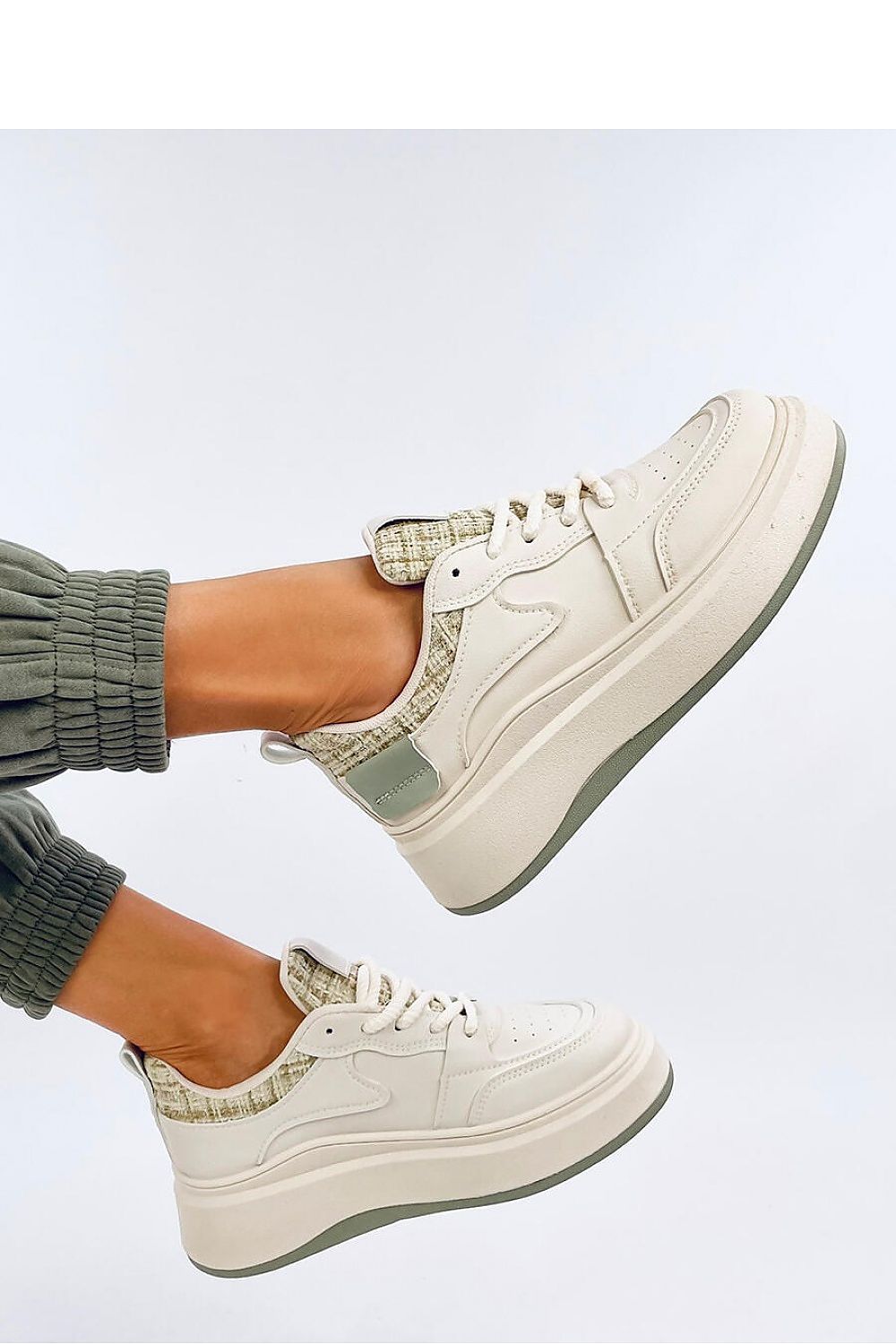 Sports shoes model 194045 Inello