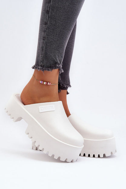 Slides model 194122 Step in style