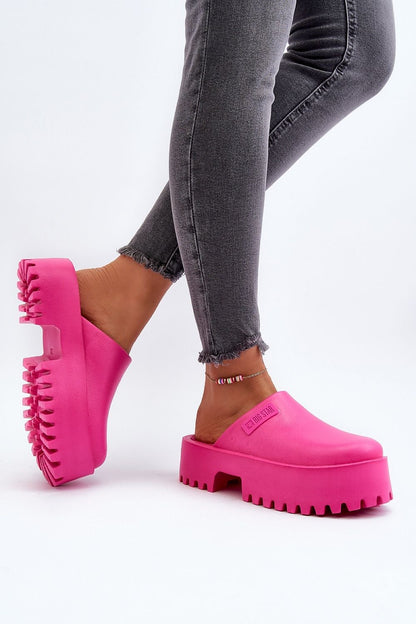 Slides model 194122 Step in style