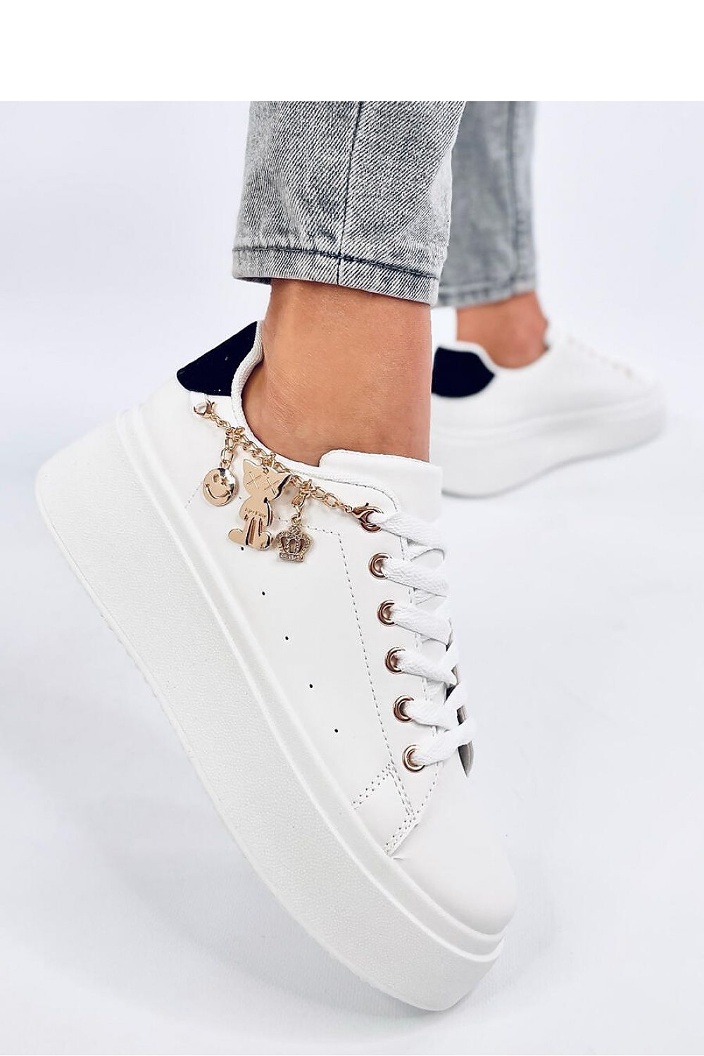 Sports shoes model 194238 Inello