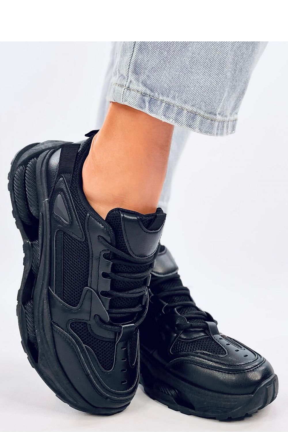 Sports shoes model 194245 Inello